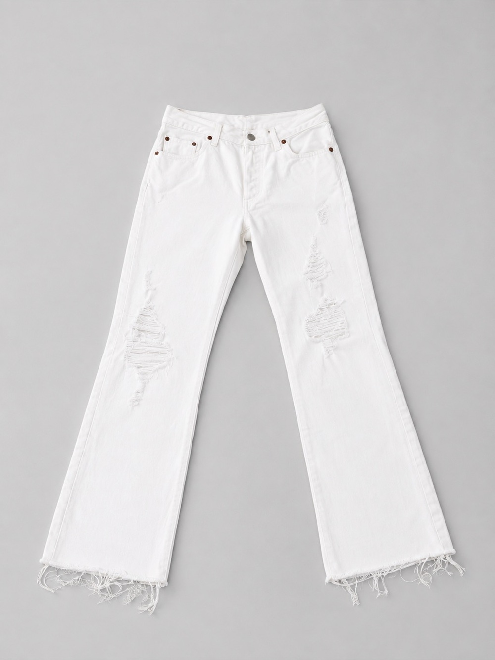 Levi's Women's White Distressed Straight Leg Jeans W28
Raw Hem - Picture 2 of 14